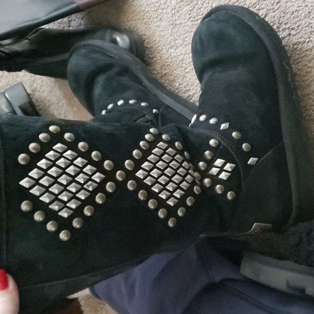 Ugg black and metallic boots sz 6